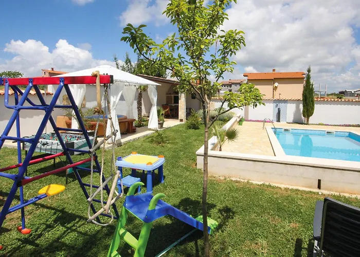 4 Bedroom Beautiful In Póla
