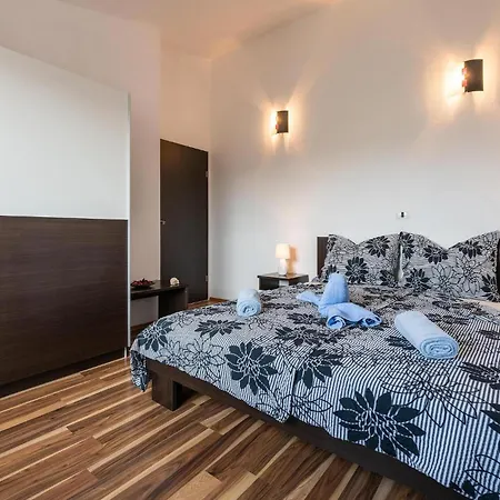 Holiday home 4 Bedroom Beautiful In Pula