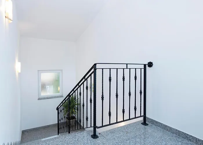 4 Bedroom Beautiful In Пула