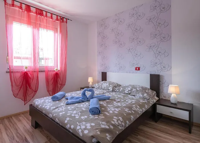 4 Bedroom Beautiful In *