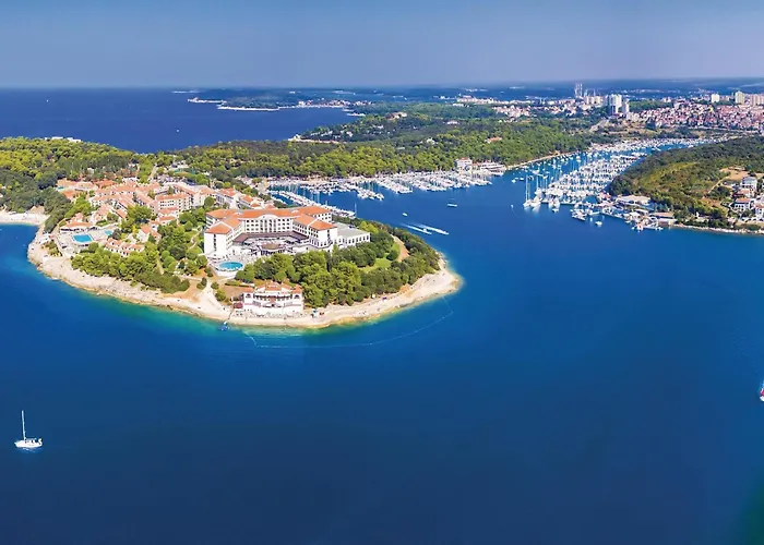 Дом отдыха 4 Bedroom Beautiful In Пула