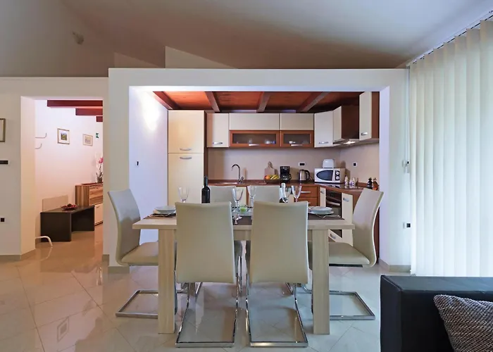 4 Bedroom Beautiful In * Пула