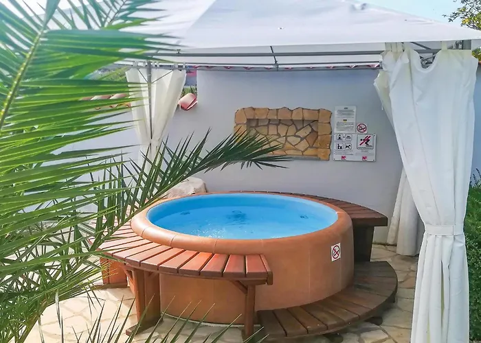 4 Bedroom Beautiful In *