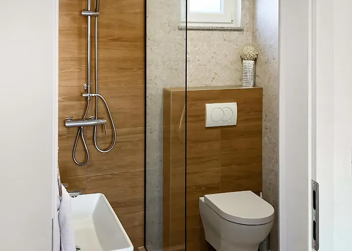 4 Bedroom Beautiful In