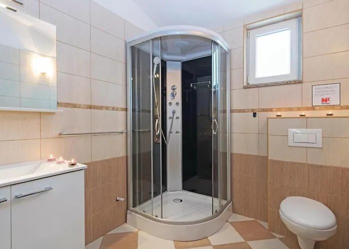 4 Bedroom Beautiful In