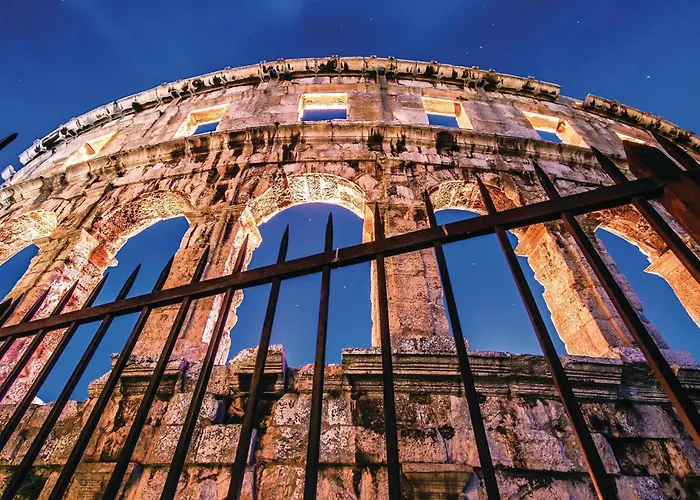 4 Bedroom Beautiful In *