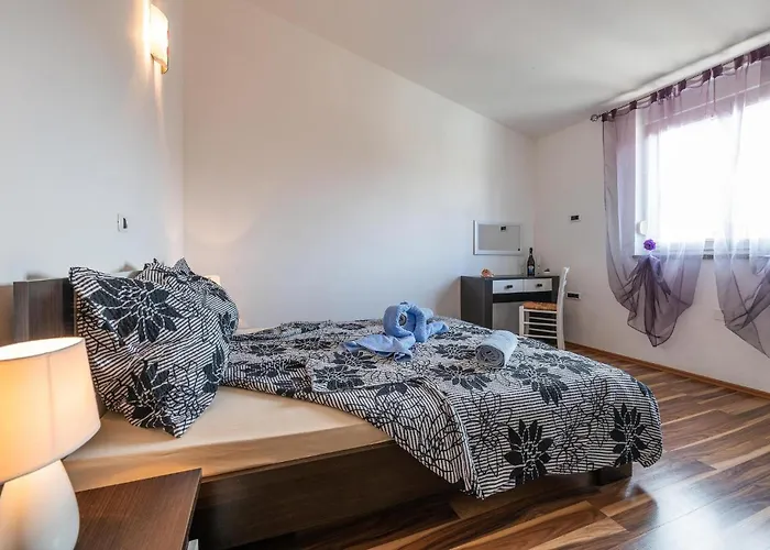 4 Bedroom Beautiful In *